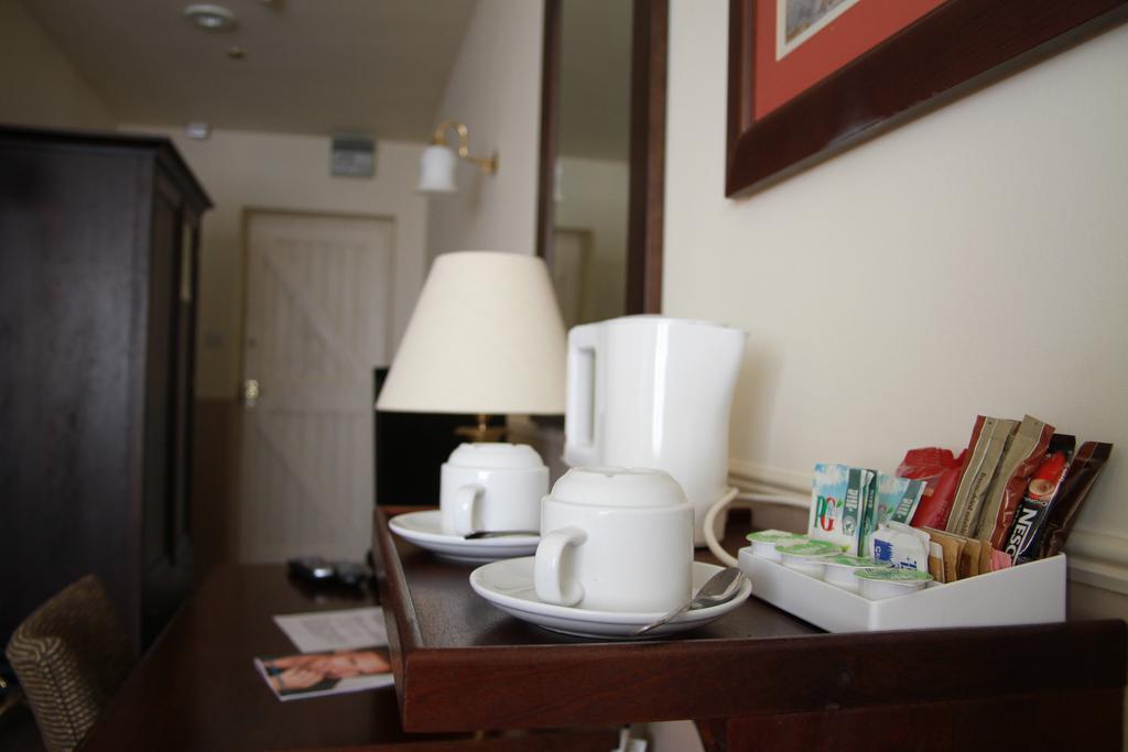 The Bell Hotel Clare Δωμάτιο φωτογραφία