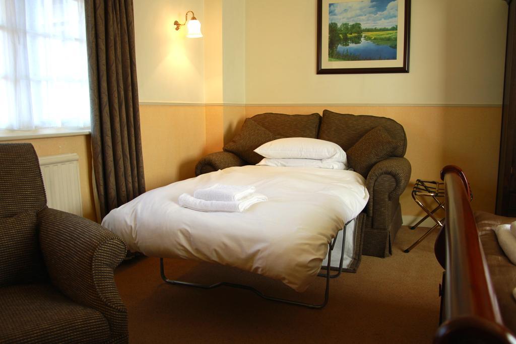 The Bell Hotel Clare Δωμάτιο φωτογραφία