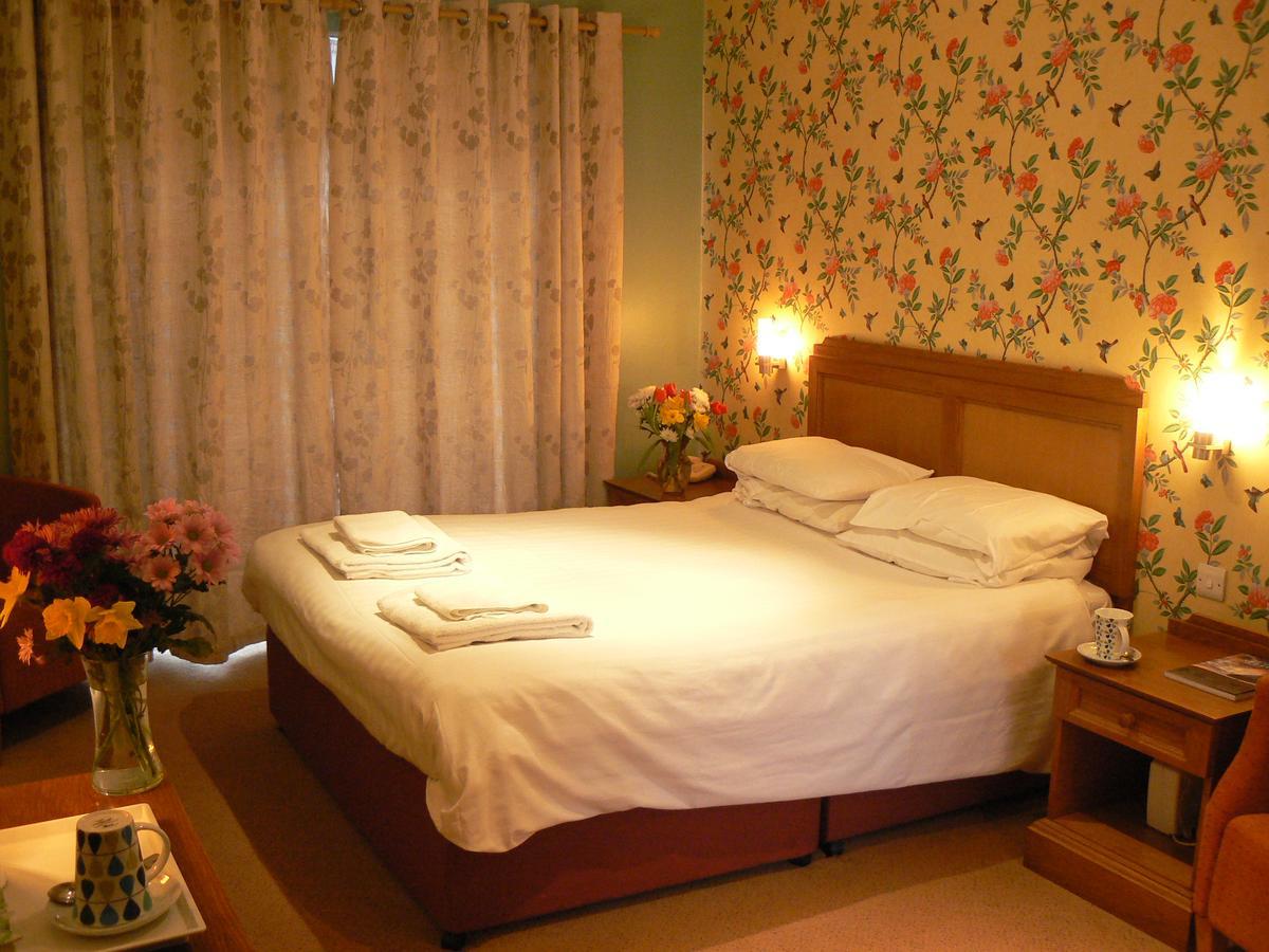 The Bell Hotel Clare Εξωτερικό φωτογραφία