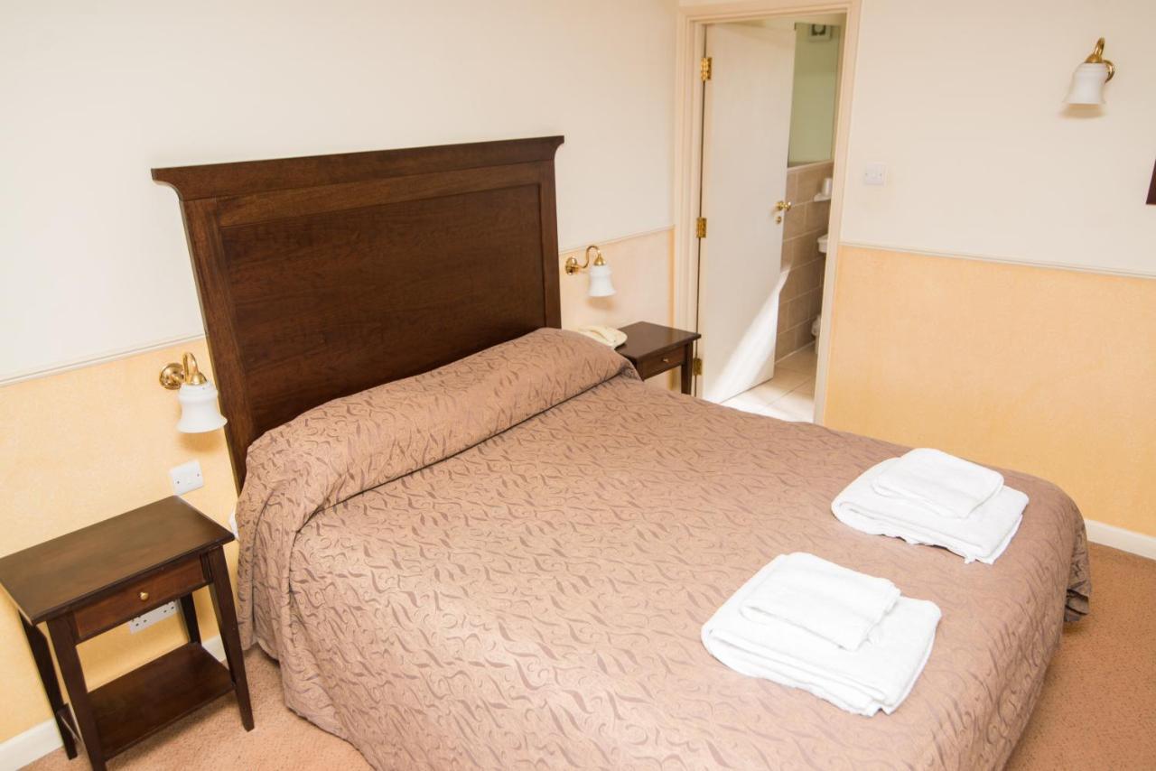 The Bell Hotel Clare Εξωτερικό φωτογραφία
